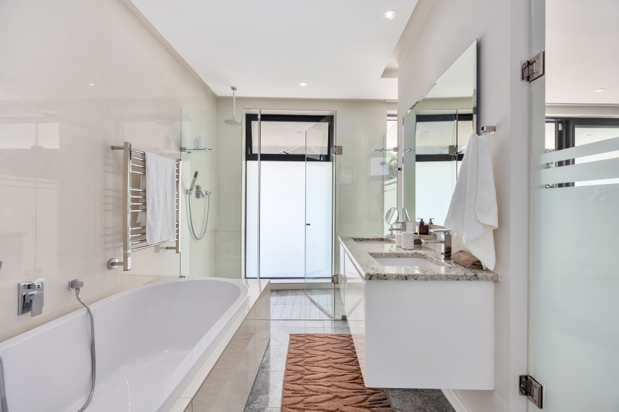 To Let 4 Bedroom Property for Rent in Camps Bay Western Cape